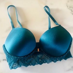 PINK front-clasp bra NWOT